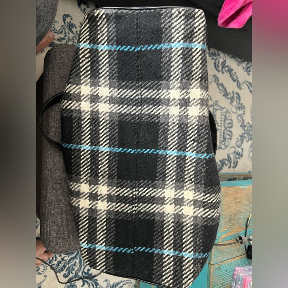 Burberry tote - Picture 13 of 15